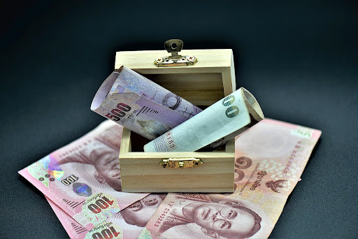 العادات الذكية لإدارة المال في عام 2025: كيف تنقذ ميزانيتك من الضغوط المالية؟